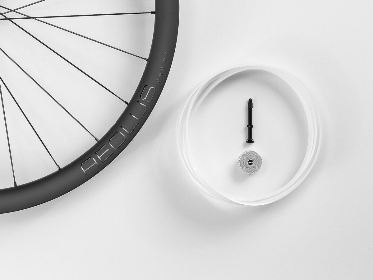 Aeolus Pro 37 TLR Disc Road Front