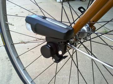 Quick-Release Nut Light Mount