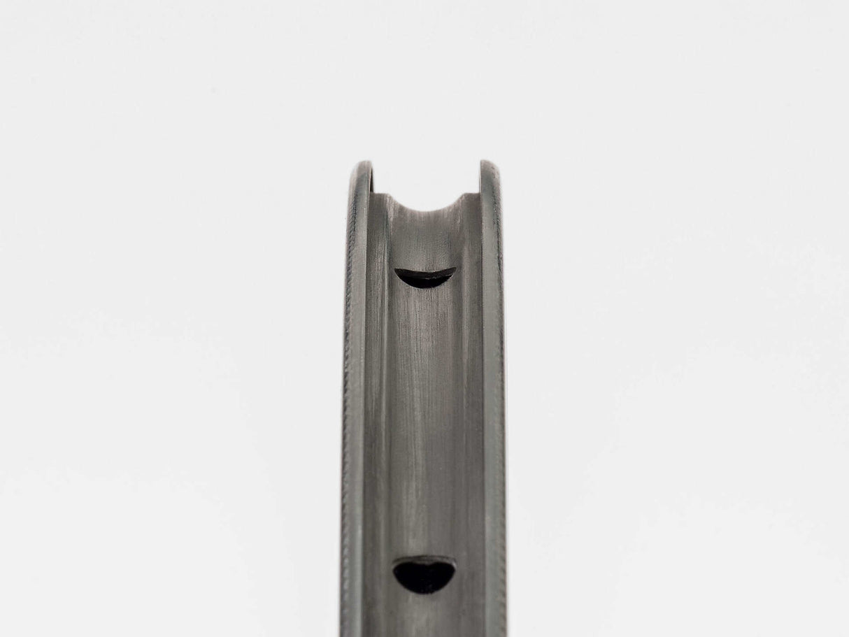 Aeolus Pro 5 TLR Front - QR